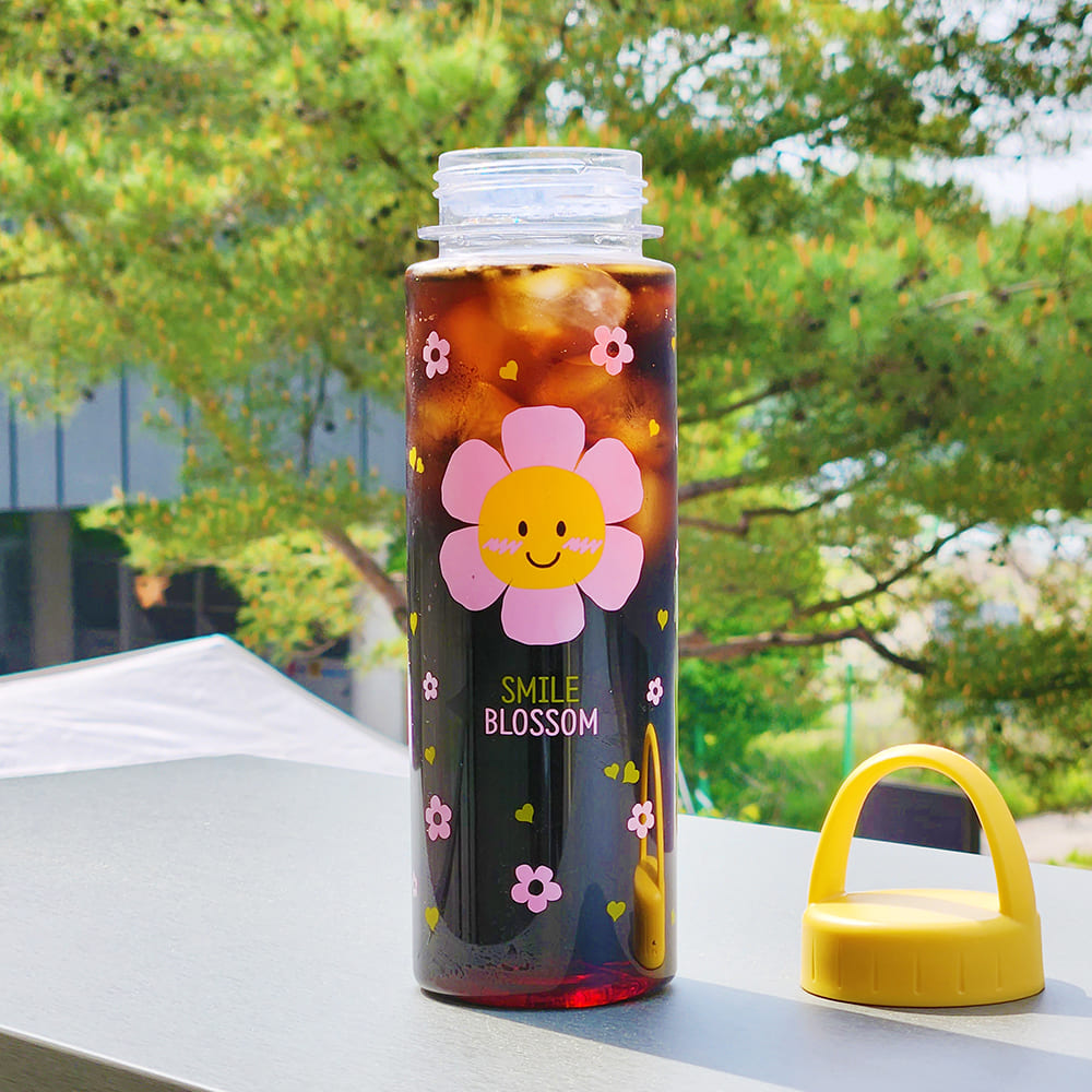 젖병 소재로 만든 스마일 블라썸 트라이탄 보틀 550ml 1개