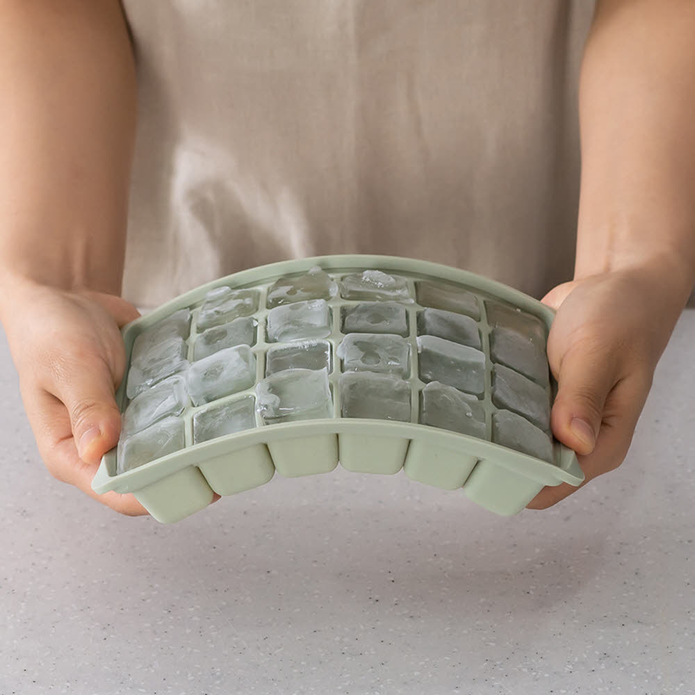 국산 플라이토 실리콘 플래티넘 쏙핏 아이스트레이 얼음틀 24구