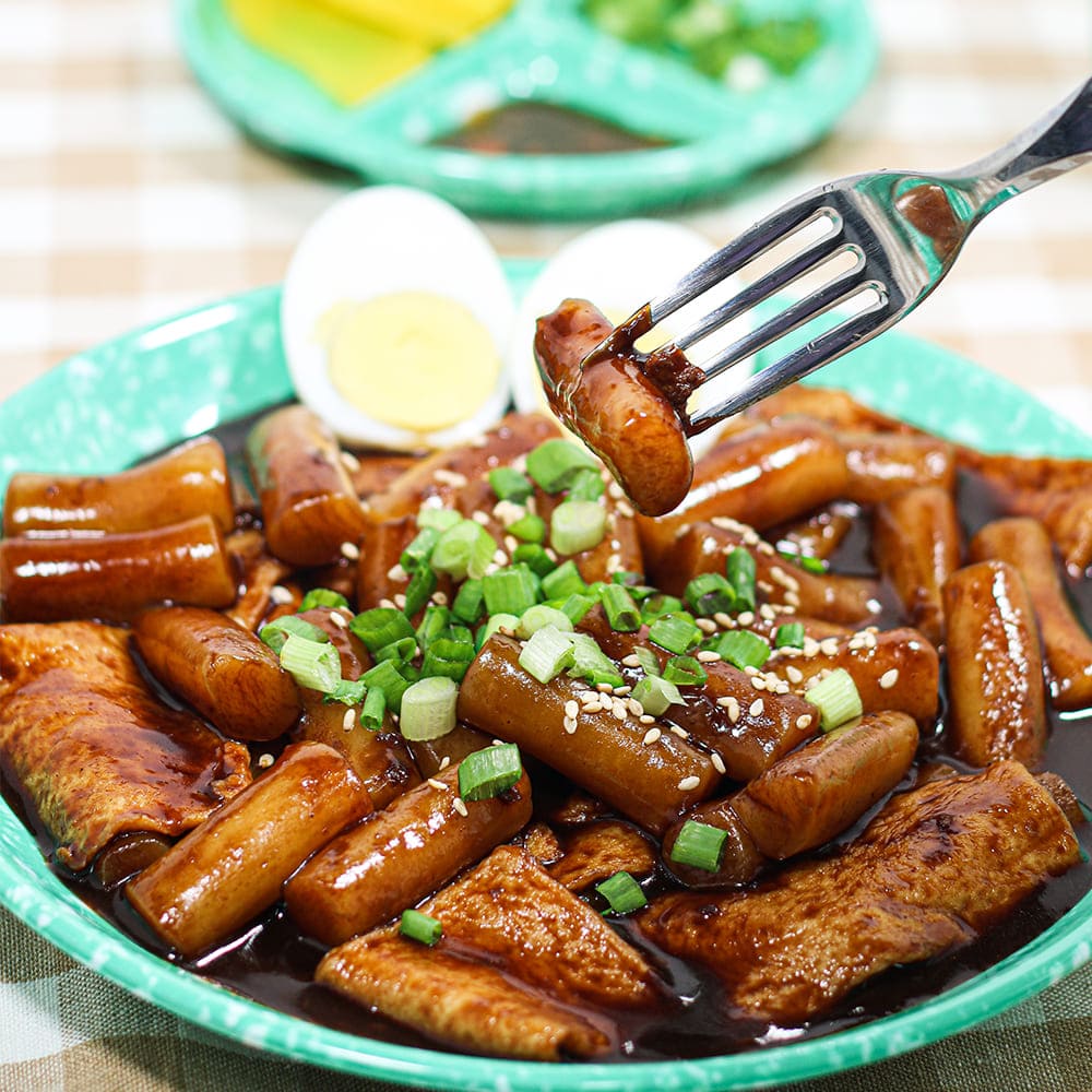 셀럽들과 연예인 Pick 추억의 1997 짜장 떡볶이 530g 1팩 / 밀떡+떡볶이소스+어묵