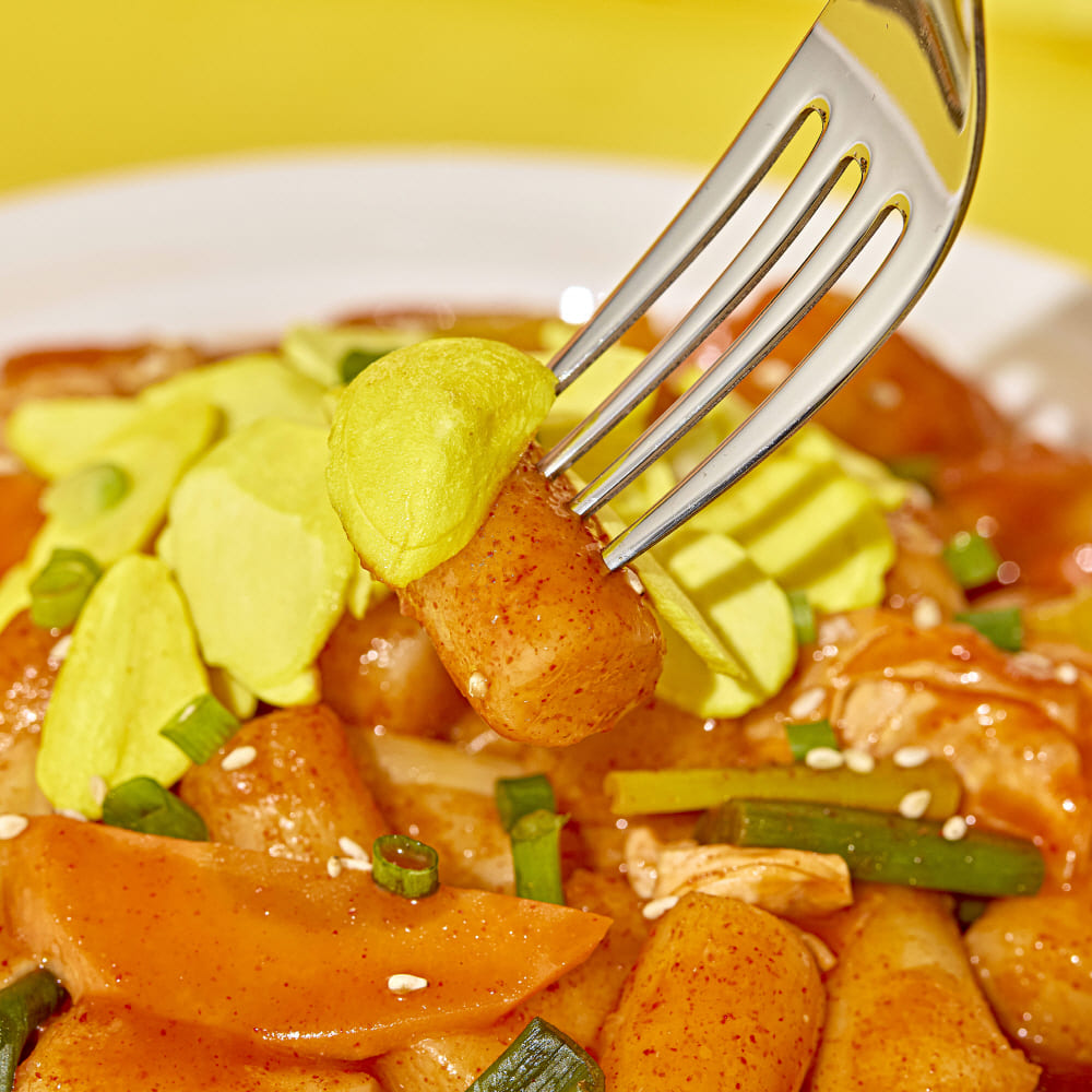 셀럽들과 연예인 Pick 추억의 1997 마늘 떡볶이 326g 1팩 / 쌀떡+소스+강황마늘칩